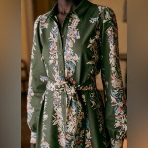 NWT Sézane organic cotton Bella dress size 12/44 in a gorgeous green floral